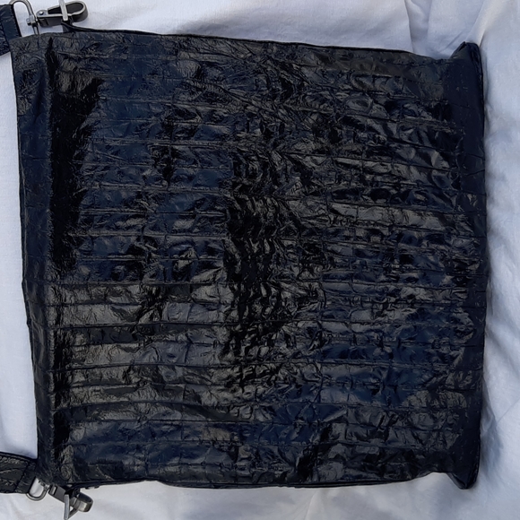 Matt & Nat bag in shiny black - Picture 5 of 6